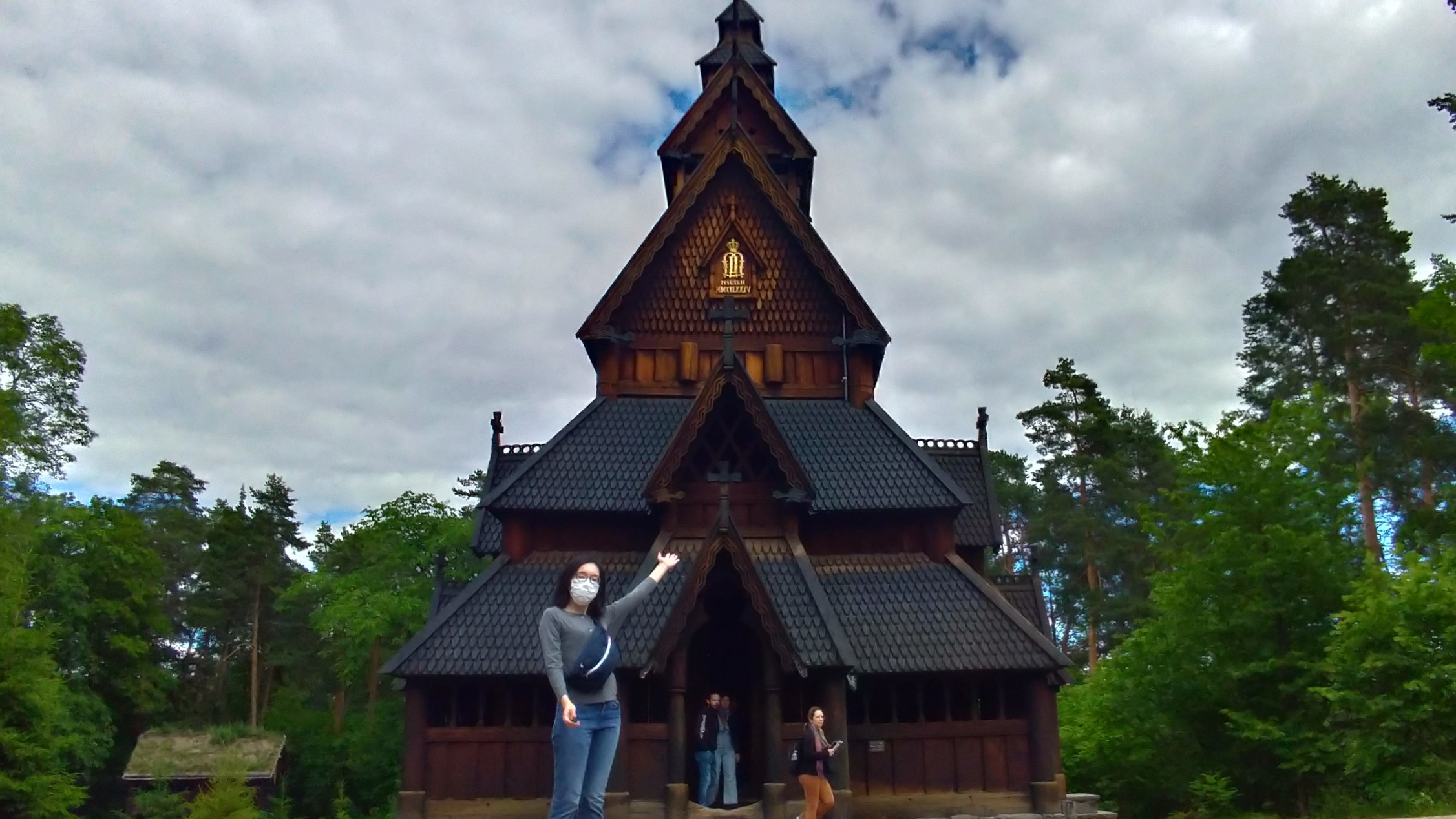 木造の教会の見学
